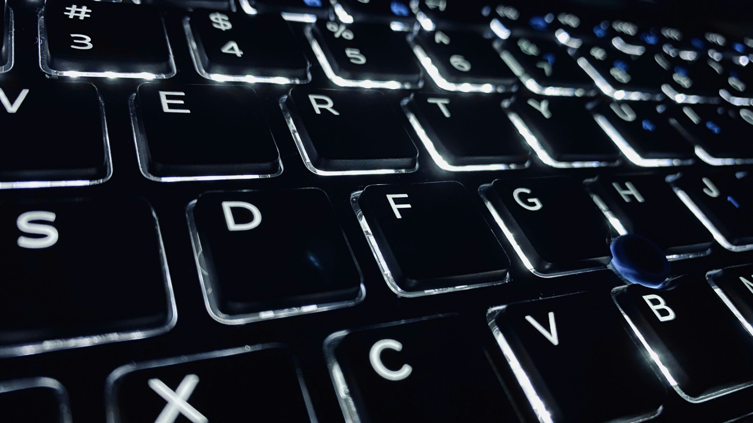 The 4 Best Bluetooth Keyboards with Backlighting for Night Owls